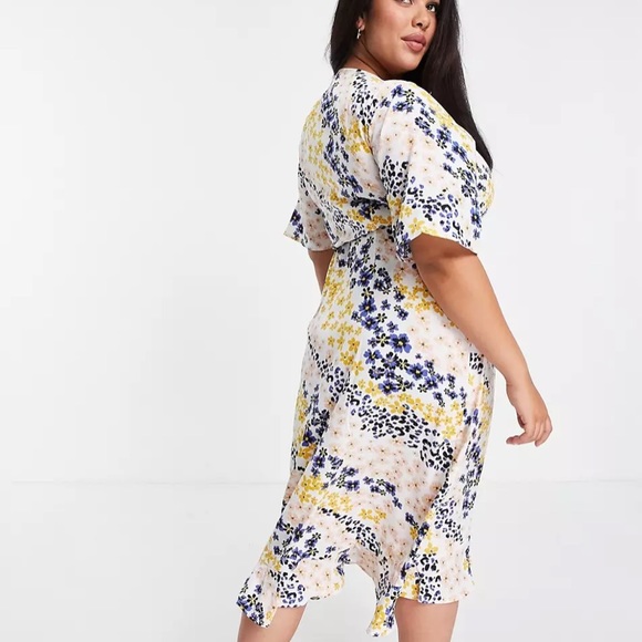 Plus Wrap Print Midi Dress - Picture 4 of 4